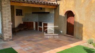 Chalet à Urbanitzacions. Chalet con gran jardin y vistas al mar