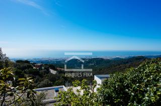 Chalet à Urbanitzacions. Chalet con vistas al mar y con mas de 5000m2 de parcela