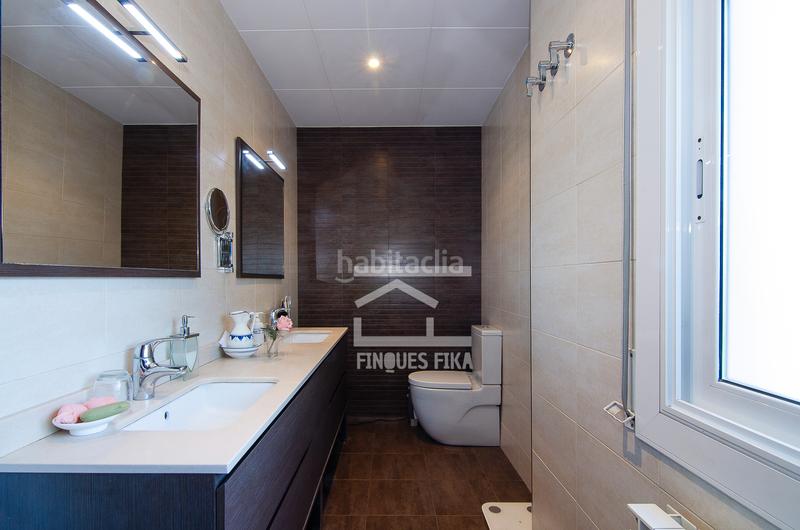 Foto 01e57456-8470-4835-9cec-2ac9568394fc. Chalet con camino riscaldamento parcheggio piscina in Mataró