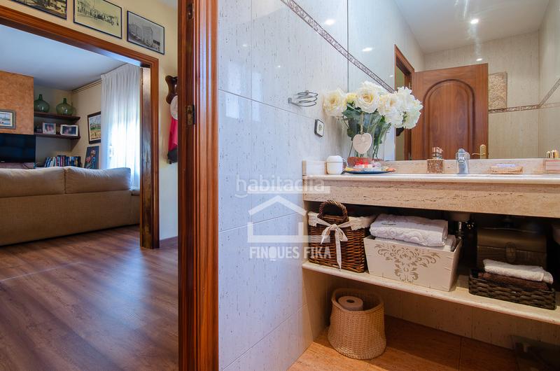 Foto 410cb223-c33b-43b0-bb7c-7c01bcf8f6a7. Chalet con camino riscaldamento parcheggio piscina in Mataró