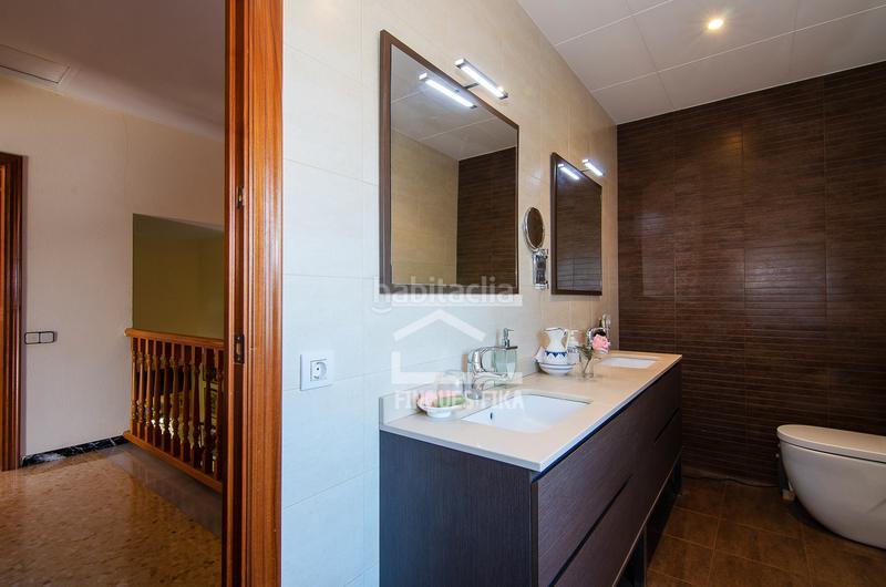 Foto c84da852-2053-43df-8064-aac99ebb0b7a. Chalet con camino riscaldamento parcheggio piscina in Mataró