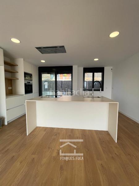 Foto 6e028b3b-2d09-47ca-b863-147211df0fd0. Casa aparellada amb calefacció aparcament a Urbanitzacions Mataró