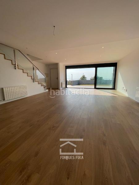 Foto d892fe17-1ffc-4e34-9af6-8cfdd36ed702. Casa aparellada amb calefacció aparcament a Urbanitzacions Mataró