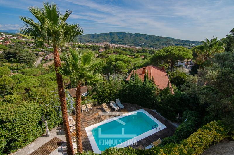 Foto 1dbdefdd-05e7-4c00-a4ed-9d4f62043a1c. Chalet avec cheminée chauffage parking piscine dans Argentona