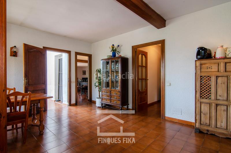 Foto 2f48d72f-2700-4d1f-a7e9-51c721e96c52. Chalet avec cheminée chauffage parking piscine dans Argentona