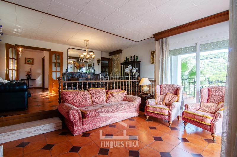 Foto 472b0e43-4858-4fa8-886c-1ba34cbbd717. Chalet avec cheminée chauffage parking piscine dans Argentona