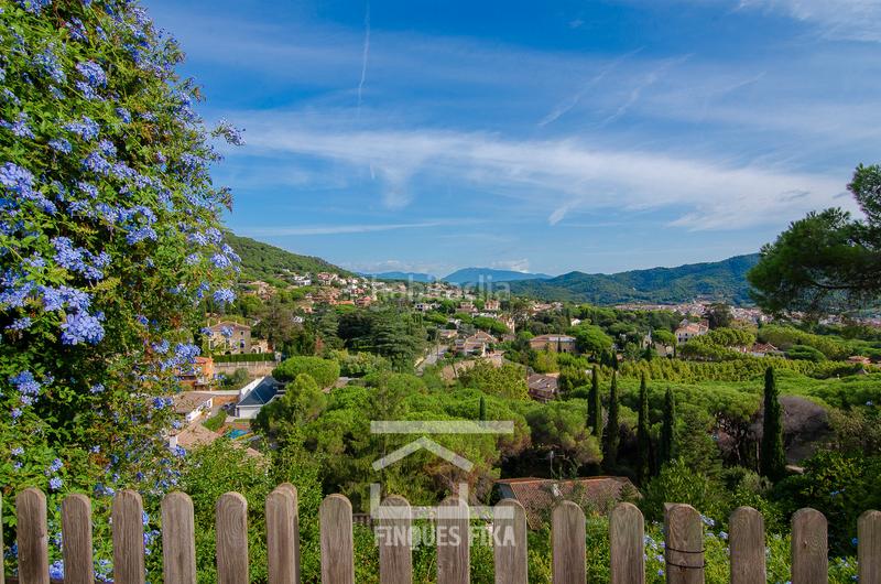 Foto b1f94fce-a4f0-4453-8e5e-35da3cf80792. Chalet avec cheminée chauffage parking piscine dans Argentona