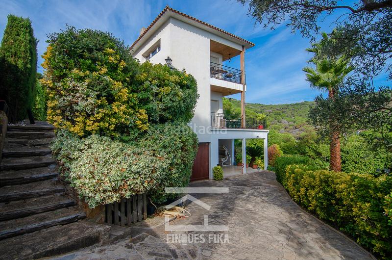 Foto d3cc7576-8545-45ba-903b-2305241a2286. Chalet avec cheminée chauffage parking piscine dans Argentona