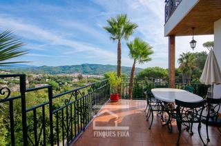Chalet en Nucli Urbà. Chalet con vistas a mar y montaña en argentona