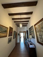 Affitto Casa in Nucli Urbà. Casa en alquiler en calle histórica de argentona con patio