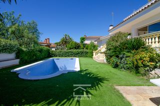 Chalet in Centre. Vivienda con vistas al mar y al puerto de el masnou