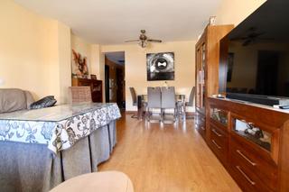 Etagenwohnung  Calle islas madeira. Piso en la entrada de las gabias con terraza y a 5 minutos andan