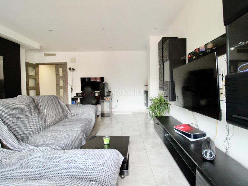 Foto 20ccef5d-a2a4-4aa3-89d4-e58f1057a6a6. Pis amb calefacció aparcament piscina a Atarfe