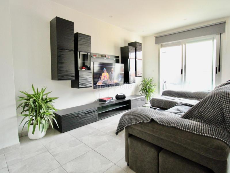 Foto 211ee7a9-dc1f-49c9-a2ab-1d5b6a8f480f. Pis amb calefacció aparcament piscina a Atarfe