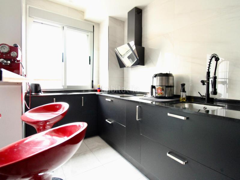 Foto 652b3822-6f4a-4a85-9aec-b23d25afb45f. Pis amb calefacció aparcament piscina a Atarfe