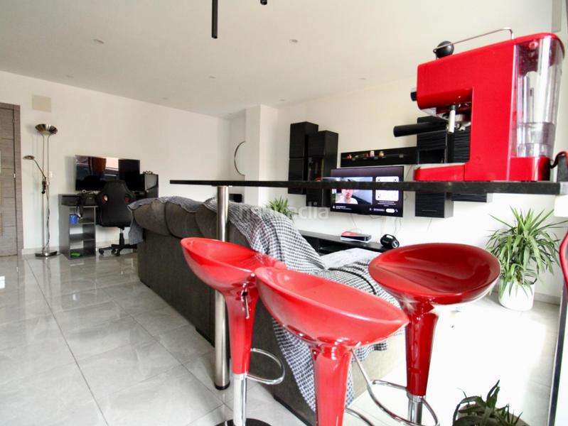 Foto 8f6ff788-59a3-44e5-a4c1-31efa606c15d. Piso oportunidad ! piso luminoso con piscina y garaje incluido en Atarfe