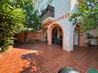 Casa adossada  Calle de la gallomba. En venta casa adosada en gójar granada!!