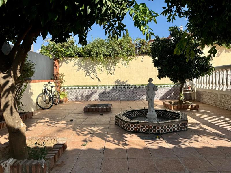 Foto 67cc7887-c1f3-4183-b3d1-bdfdf37269cf. Chalet casa independiente en planta baja con piscina, porche con barbacoa y terrazamirador. en Alhendín