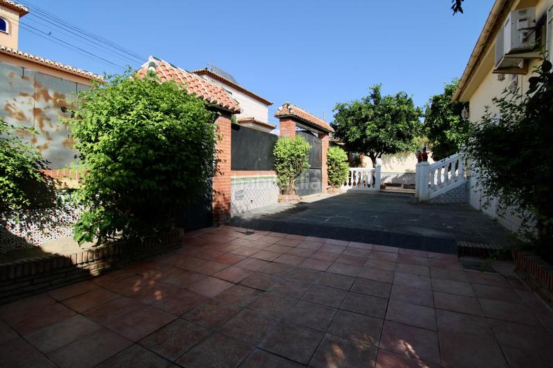 Foto a808d5d3-a555-469b-b4fb-f4411d43051a. Chalet casa independiente en planta baja con piscina, porche con barbacoa y terrazamirador. en Alhendín