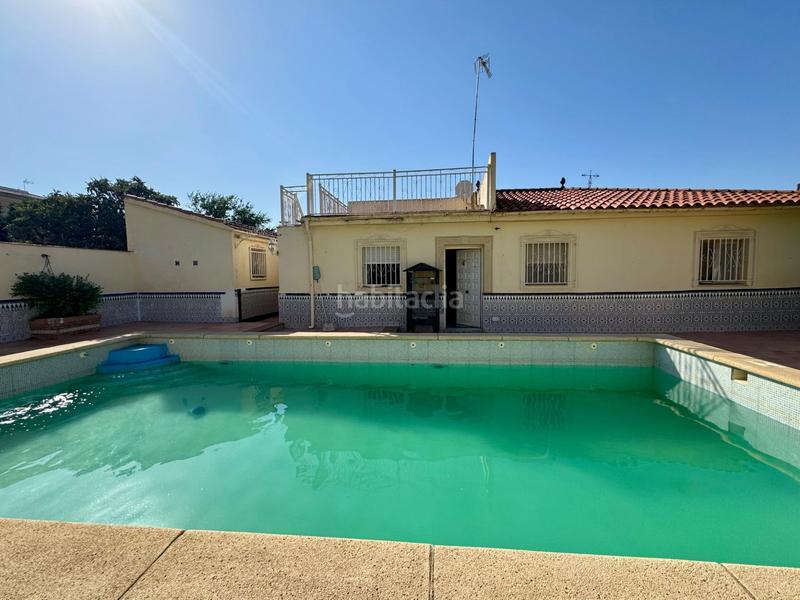Foto f22fed62-ba8c-4620-9787-65d927100ee2. Chalet casa independiente en planta baja con piscina, porche con barbacoa y terrazamirador. en Alhendín