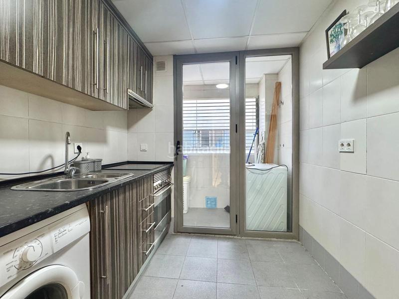 Foto 1c826cdb-7eef-4c51-9cd5-3ab517ccbe6c. Àtic amb calefacció aparcament a Poniente Armilla