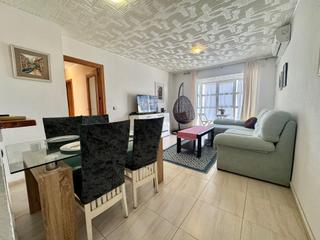 Pis  Carretera alicun tramo 2 (p). Se vende amplio y luminoso piso en el parador de las hortichuela