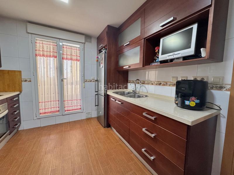 Foto b7e5dfc4-3448-47ea-aa93-ec7910db1062. Dachwohnung mit heizung parking in Polideportivo Alhendín