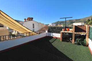 Casa  Calle calle san isidro, 1. Casa en venta en vélez de benaudalla  con amplia terraza y garaj