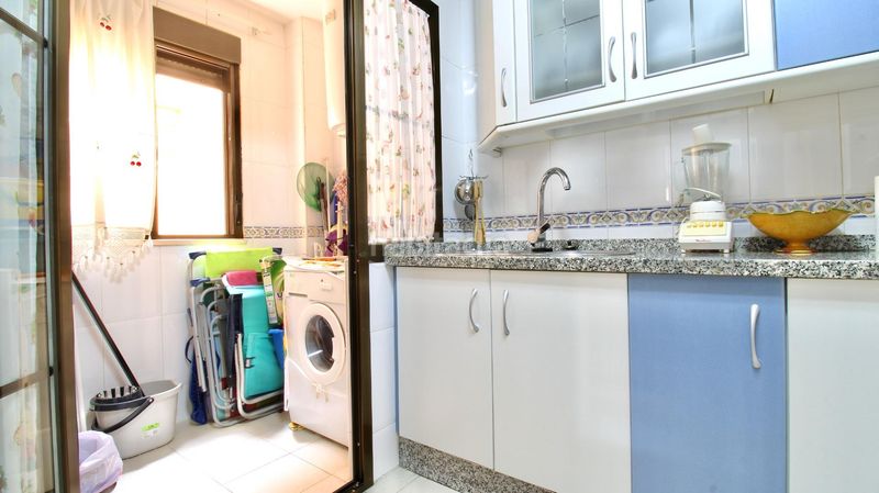 Foto eb326798-9ef6-40c0-bd51-7a7ff9c4e5bb. Pis amb piscina a Las Salinas Roquetas de Mar