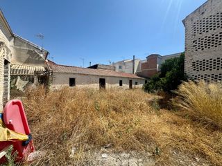 Casa  Calle de dulcinea. Gran oportunidad en churriana de la vega! parcela de 726m2 con v