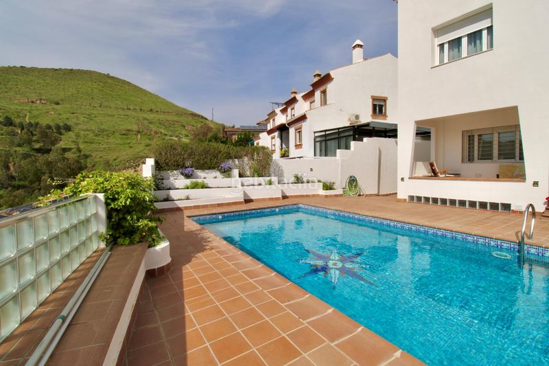 Foto e25980d8-49b4-42fc-a72e-9f814f65c034. Xalet amb calefacció aparcament piscina a Cenes de la Vega