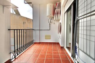 Pis  Calle cervantes. Ideal inversión piso 1 dormitorio con terraza a 5 min del metro