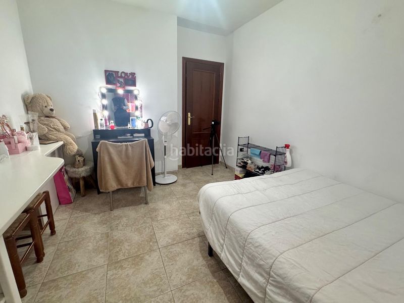 Foto 2bf100e8-e896-4127-8f70-dbb1a8c11af8. Casa adossada amb aparcament a Belicena Vegas del Genil