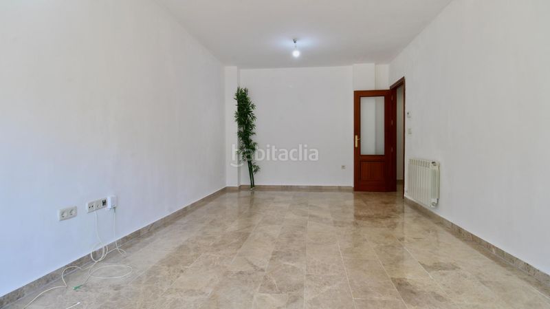 Foto e69c9883-25d5-46d8-850f-aaa0b2ab28fc. Pis amb aparcament a Ayuntamiento Alhendín