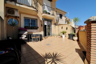 Maison jumelée  Calle pedro jimenez. Espacio, comodidad y múltiples posibilidades en una magnífica ad
