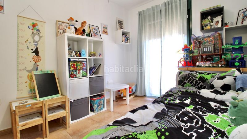 Foto 9f2d1e9d-6fce-42a4-bfa9-da1a635ee8dc. Casa adossada amb aparcament a Urbanizaciones Alhendín
