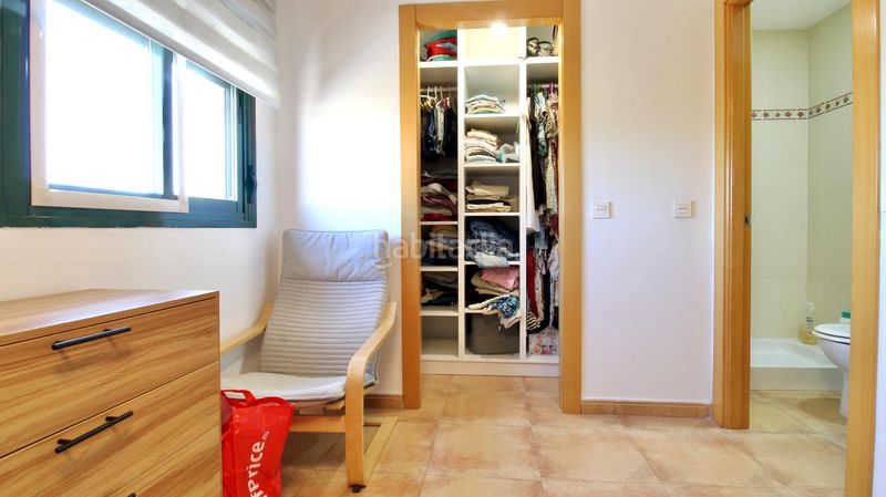 Foto dbd84ff5-197f-40d9-a02f-7b228f4ba3c2. Casa adossada amb aparcament a Urbanizaciones Alhendín