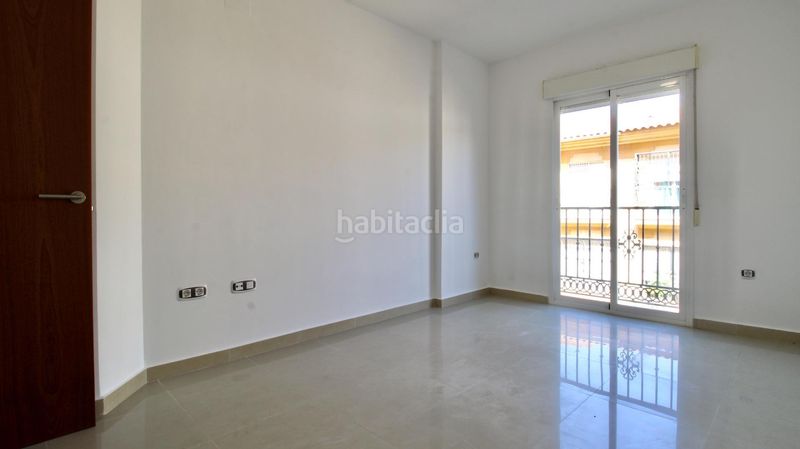 Foto c2de884c-d8fa-4174-bb3f-f5175080c245. Pis amb aparcament a Atarfe