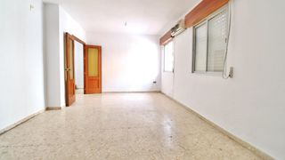 Semi detached house in Polideportivo. Casa adosada de dos plantas con patio privado en alhendín