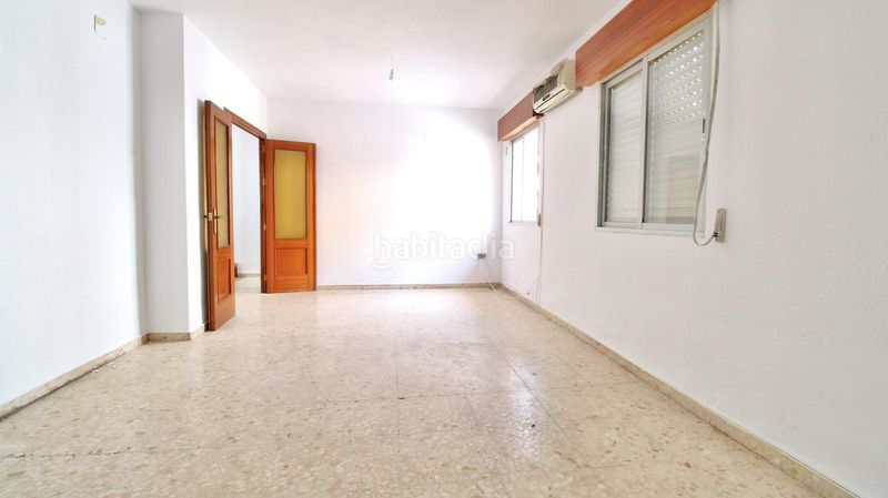 Foto d178e4e5-889a-4f50-a207-49ab1b576751. Casa adossada a Polideportivo Alhendín