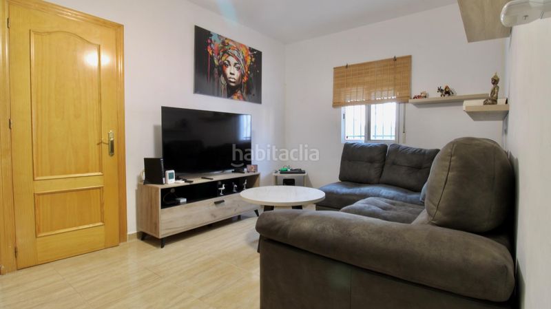 Foto 3fa9eced-5674-4cd4-bee9-558dd9eef2b0. Casa amb aparcament a Albuñol