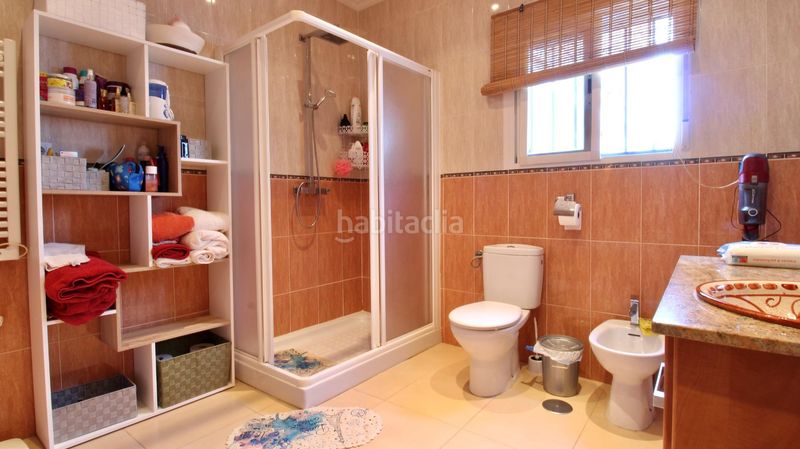 Foto 4900acee-3d84-4246-9fe6-8bc11e8dd14c. Casa amb aparcament a Albuñol