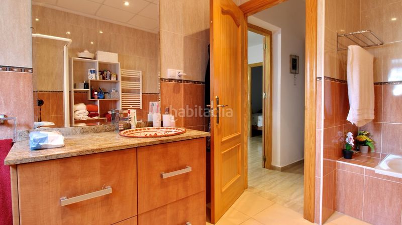 Foto a0189c20-d024-4659-812b-5bdc167c107a. Casa amb aparcament a Albuñol