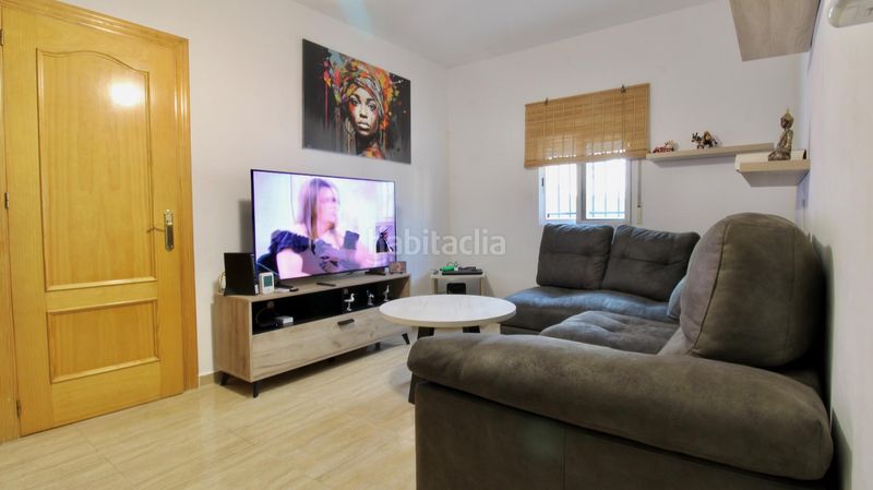 Foto ed6ccb70-4cfd-47b7-b898-8af4a60be0ca. Casa amb aparcament a Albuñol