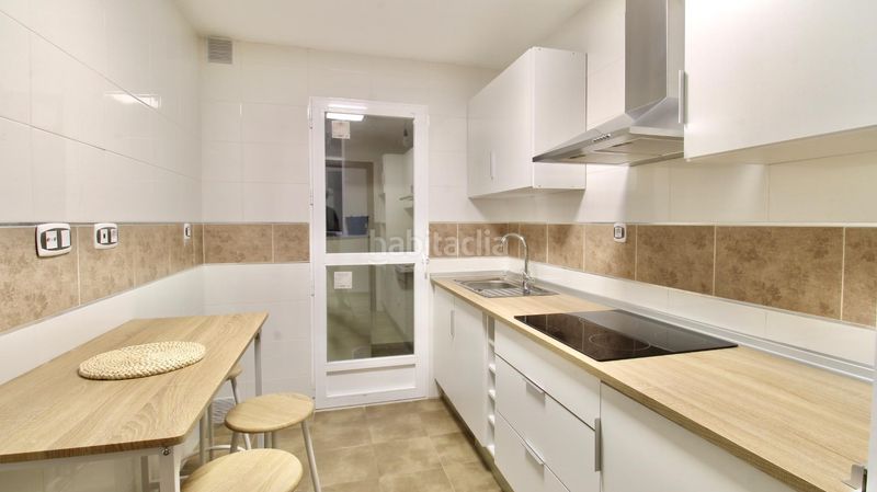 Foto 504a9407-6718-42f5-a447-5d5c2f16d877. Flat with parking in Atarfe
