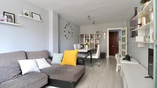 Planta baixa  Calle orquideas las. Piso de 3 dormitorios con garaje y numerosas mejoras junto al me
