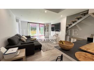 Loft  N/a. Loft dplex reformado con 3 habitaciones, jardn y plaza de gara