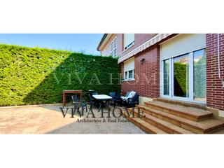 Xalet en Rivas Futura. Chalet adosado de 5 habitaciones, 3 baos y buhardilla en calle