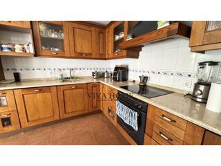 Chalet  N/a. Chalet pareado de 4 habitaciones y 3 plantas en rivas