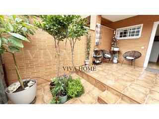 Xalet  N/a. Chalet pareado de 5 habitaciones y 4 baos y 3 plantas en rivas